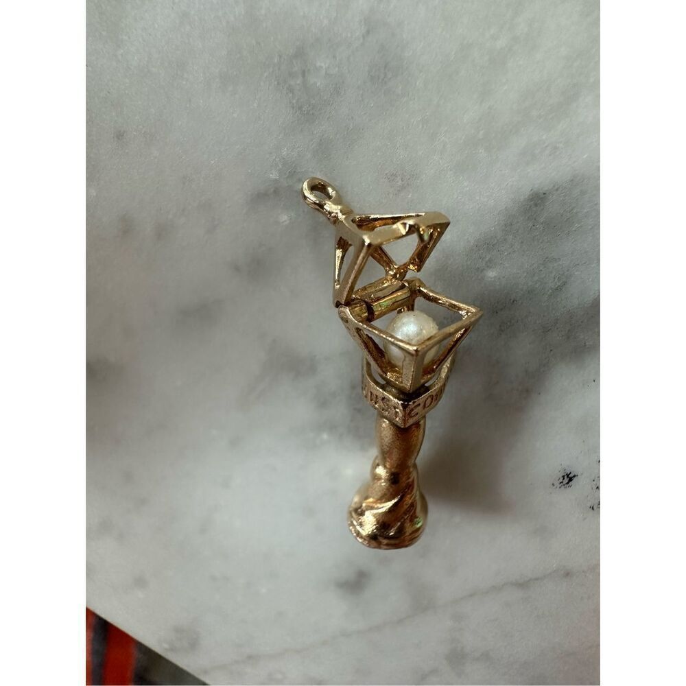 Vintage 14k Charm Souvenir Bourbon & Conti Street Lamp New Orleans With Pearl